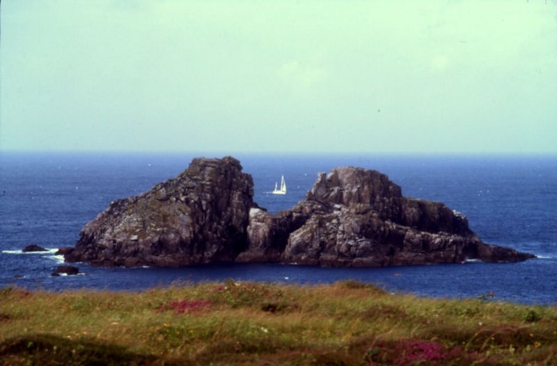 scilliesmenavauravecvoilier.jpg